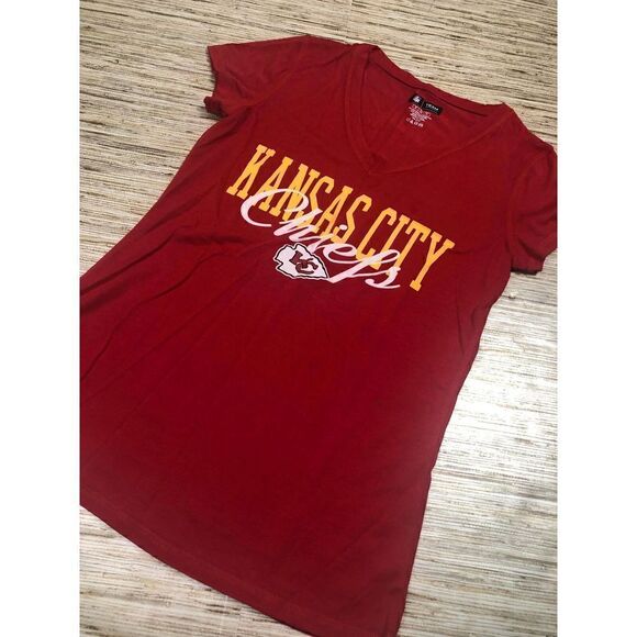 Z-524 NFL Women's short Sleeve CHIEFS Top RED size S nwot - Picture 1 of 1